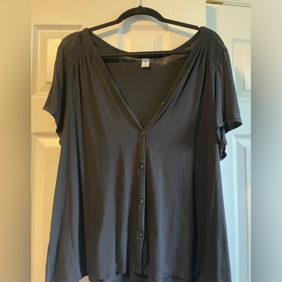 Black button up tshirt - Picture 1 of 6